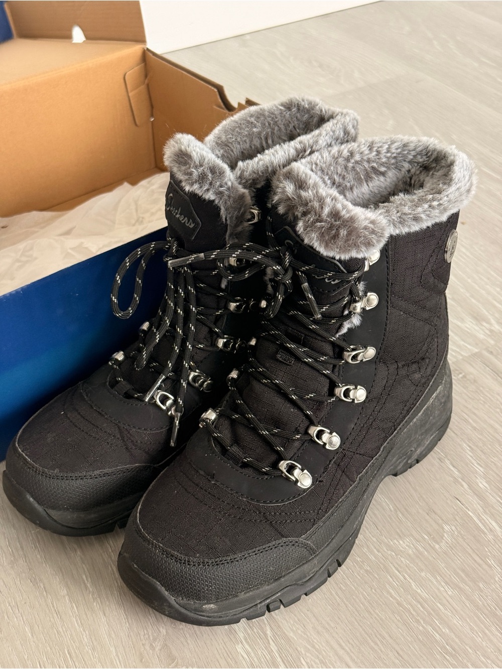 Skechers Women's Black Winter Lace-Up Boots with Gray Faux-Fur Collar